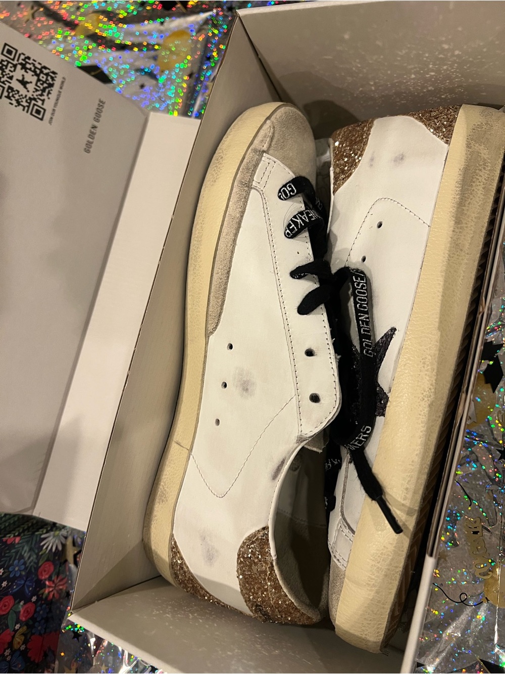 Brand New/Never Worn Golden Goose Sneakers (in original box) Size 39 - Picture 3 of 4
